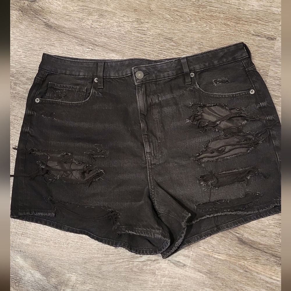 Women's American Eagle Black Denim Mom Shorts